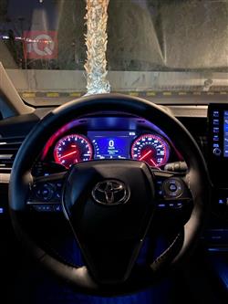 تۆیۆتا کامری